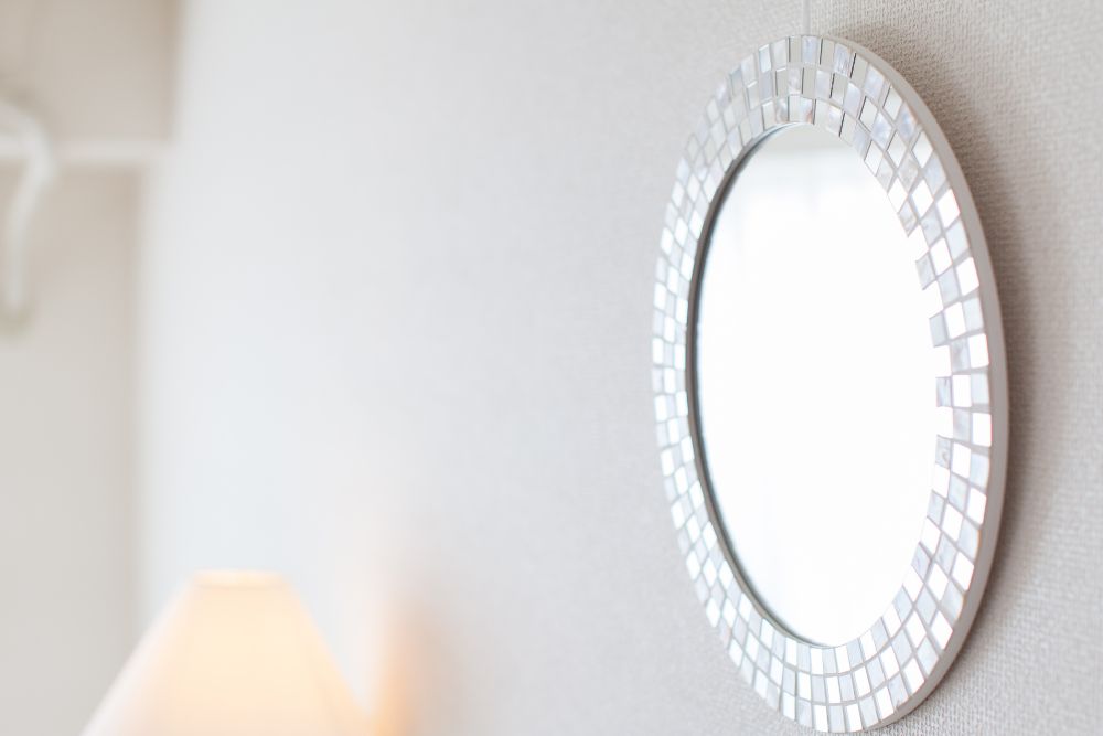 Why Professional Mirror Installation is Important for Your Home or Office